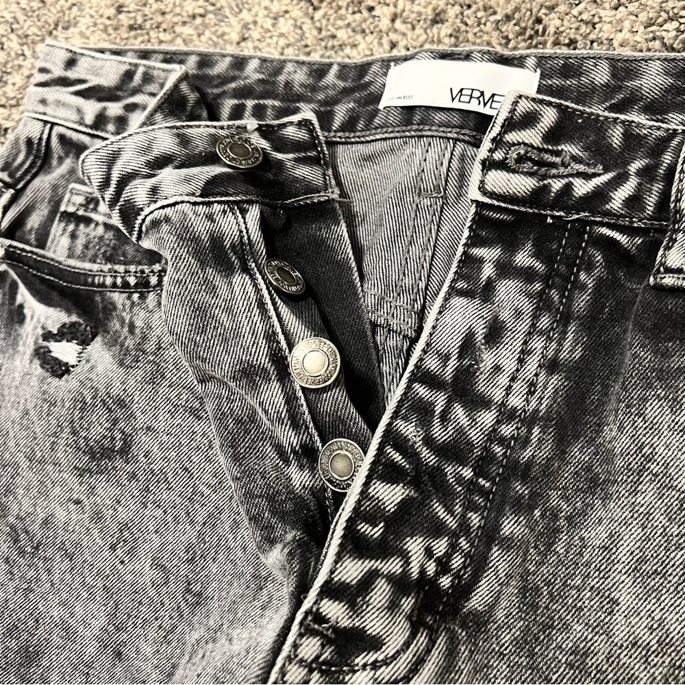 Vervet High-Waisted Distressed Gray Jean Shorts - Picture 6 of 11